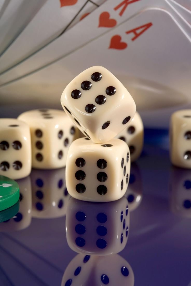 th777 live casino dealer table streamed for Filipino players on mobile